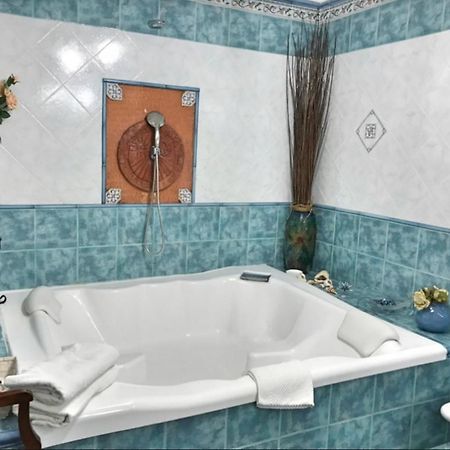 فندق نابوليفي  L'Alloggio Di Tina المظهر الخارجي الصورة